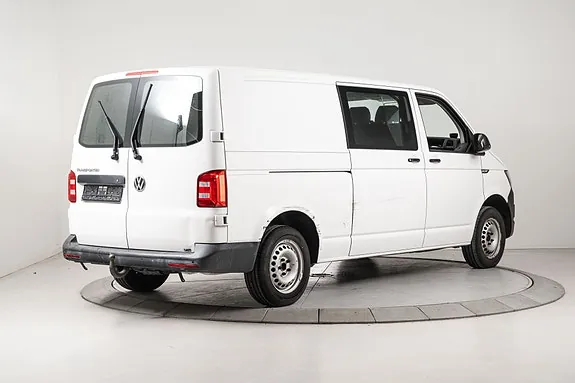 Volkswagen Transporter 2018 photo 3