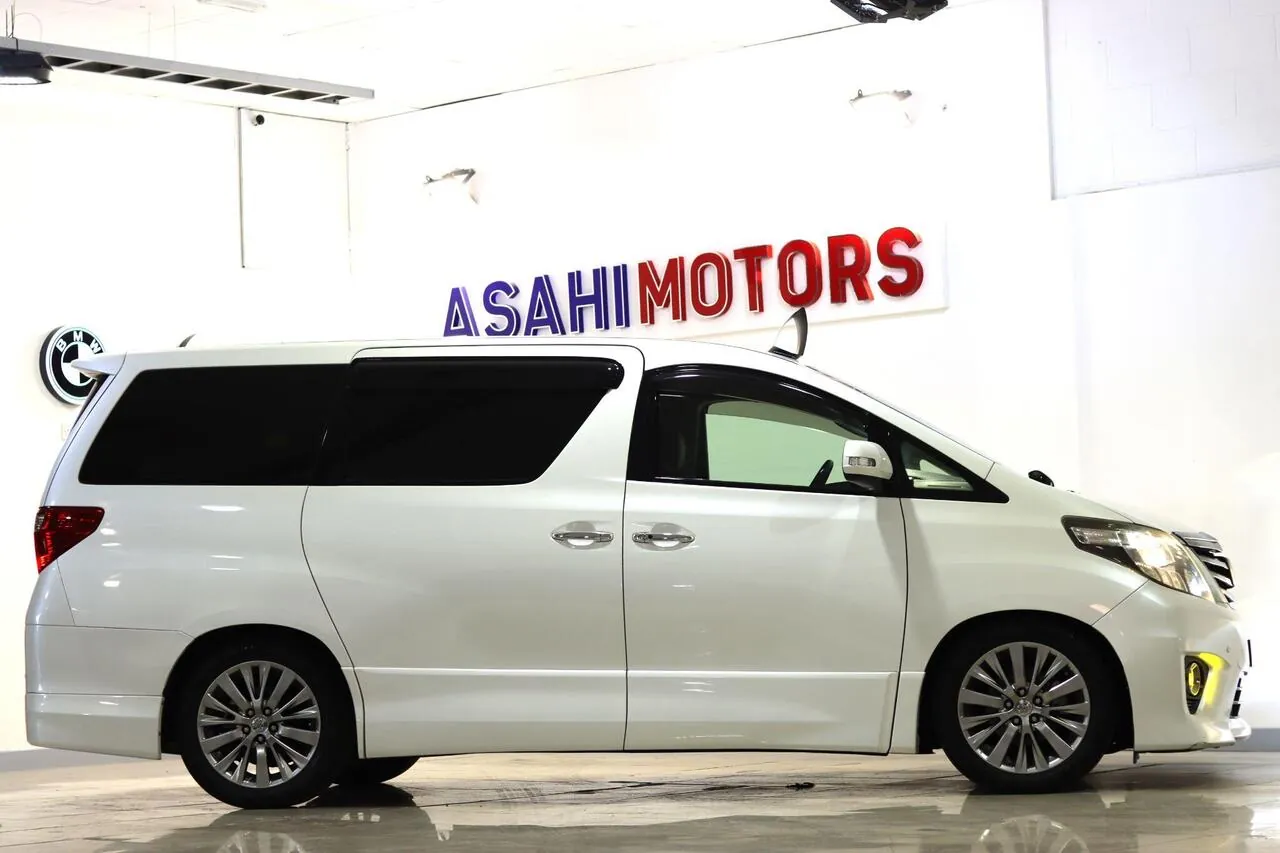 Toyota Alphard 2013 photo 2