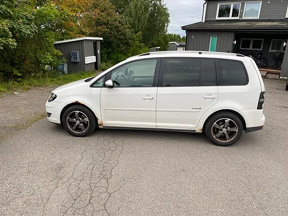 Volkswagen Touran 2010 photo 4