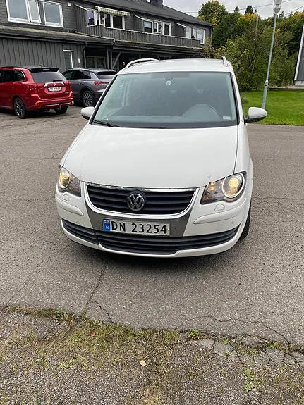 Volkswagen Touran 2010 photo 3