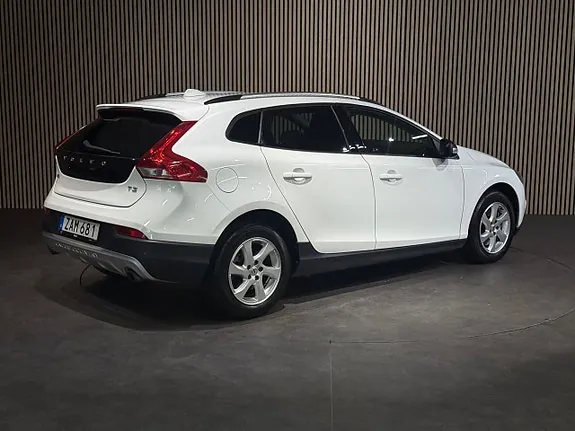 Volvo V40 Cross Country 2018 photo 4