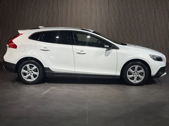 Volvo V40 Cross Country 2018 photo 3