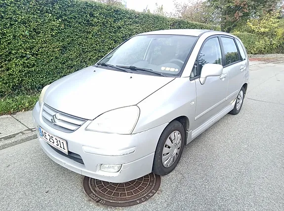 Suzuki Liana