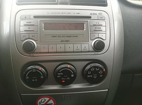 Suzuki Liana 2006 photo 5