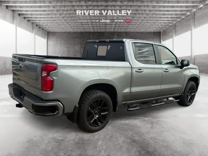 Chevrolet Silverado 1500 2025 photo 3