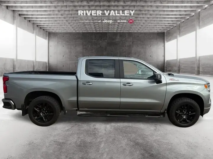 Chevrolet Silverado 1500 2025 photo 2