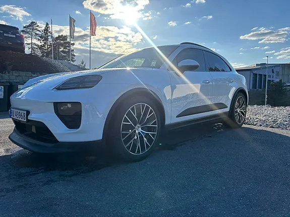 Porsche Macan 2025 photo 2
