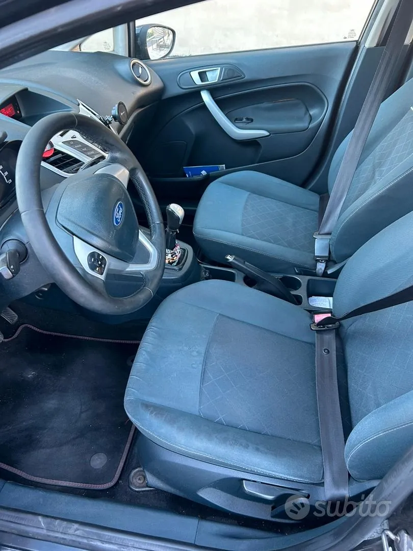 Ford Fiesta 2012 photo 4