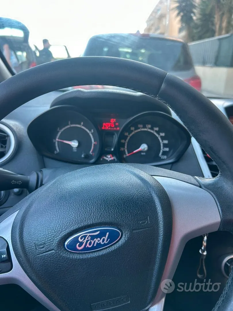 Ford Fiesta 2012 photo 5