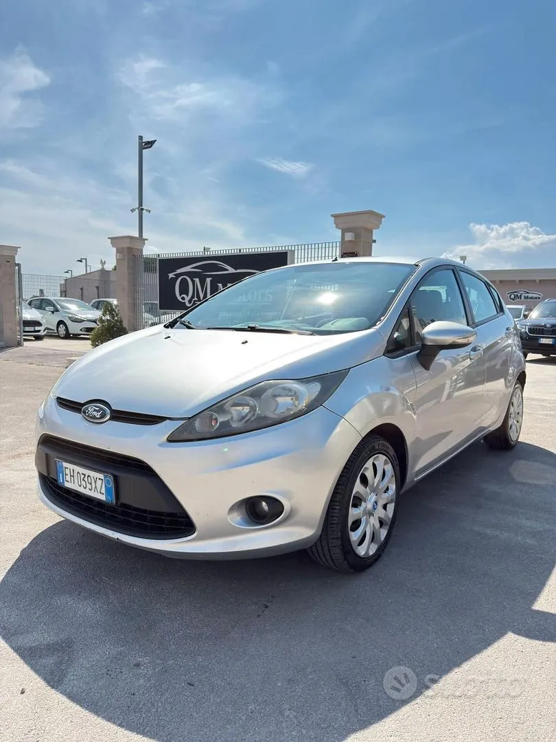 Ford Fiesta 2011 photo 2