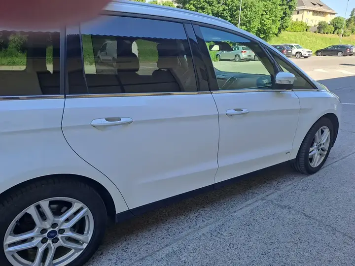 Ford Galaxy 2018 photo 2