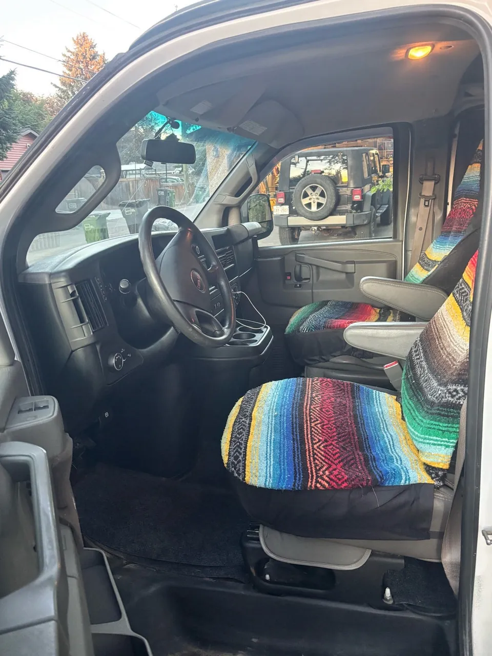 GMC Savana 2018 photo 3
