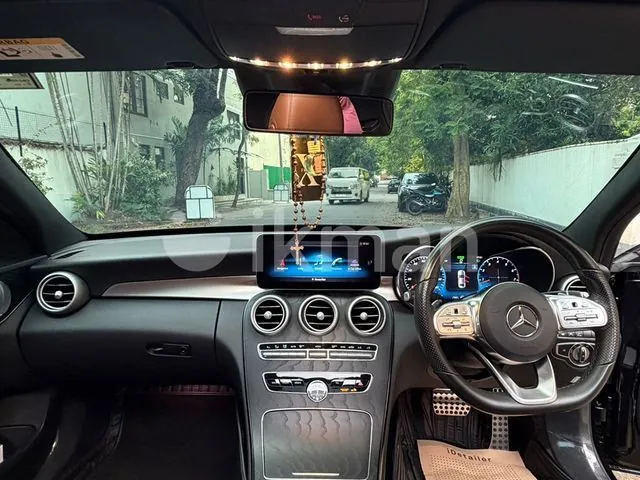 Mercedes-Benz C200 2019 photo 4