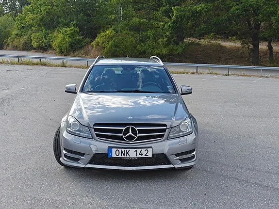Mercedes-Benz C220 2014 photo 3