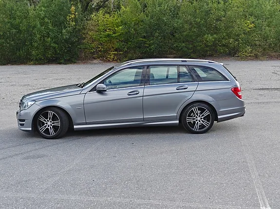 Mercedes-Benz C220 2014 photo 4