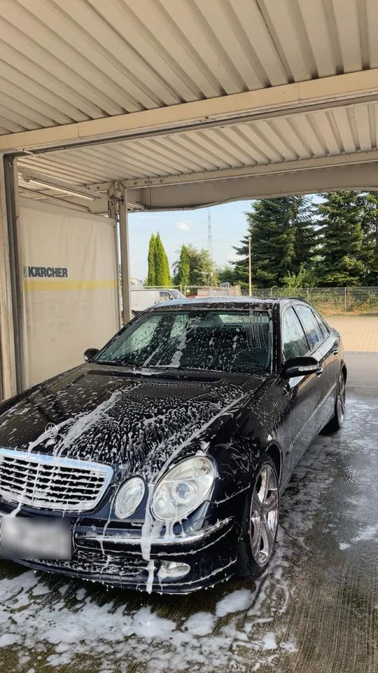 Mercedes-Benz W211