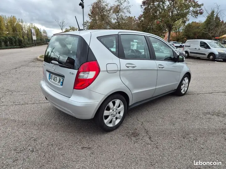 Mercedes-Benz A-Class 2012 photo 2