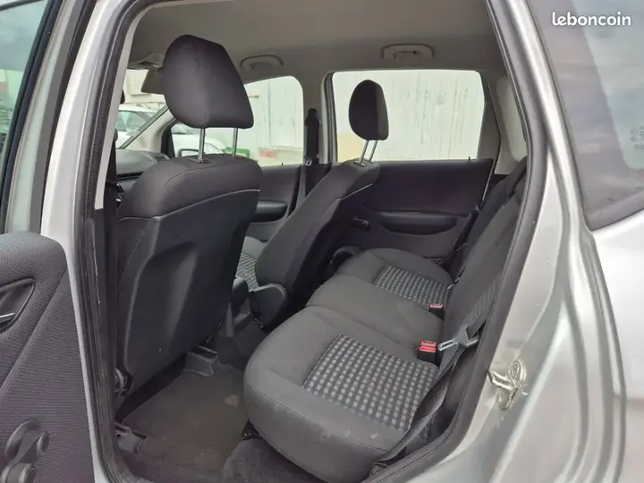 Mercedes-Benz A-Class 2012 photo 4