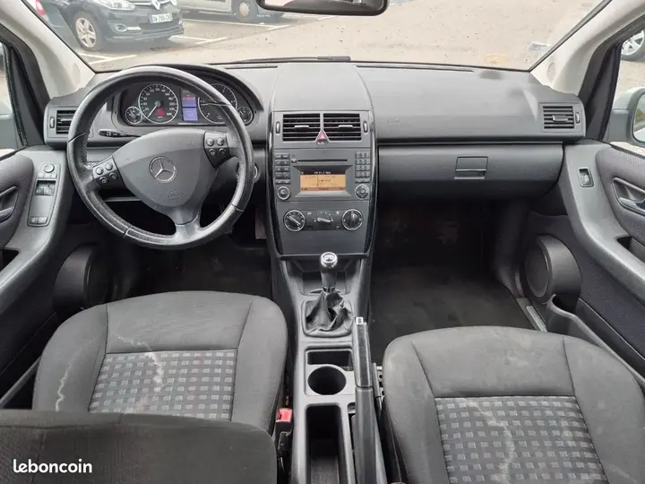 Mercedes-Benz A-Class 2012 photo 3