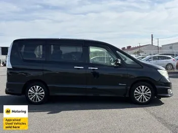 Nissan Serena 2015 photo 4