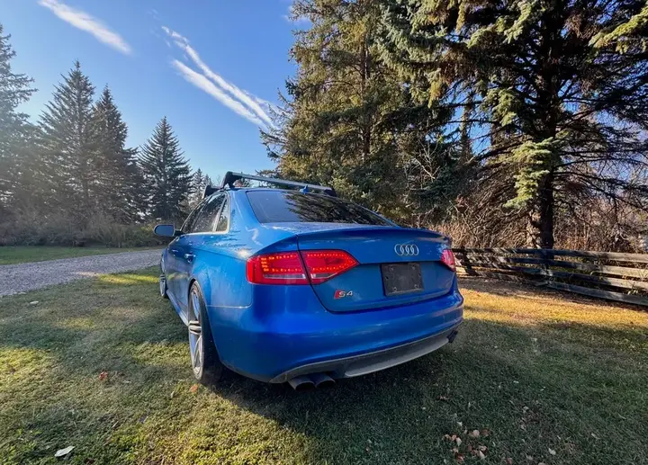 Audi S4 2011 photo 4
