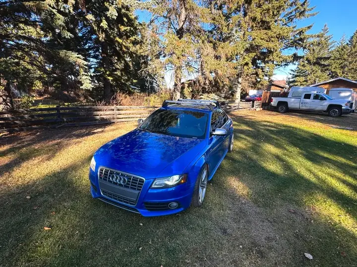 Audi S4 2011 photo 2