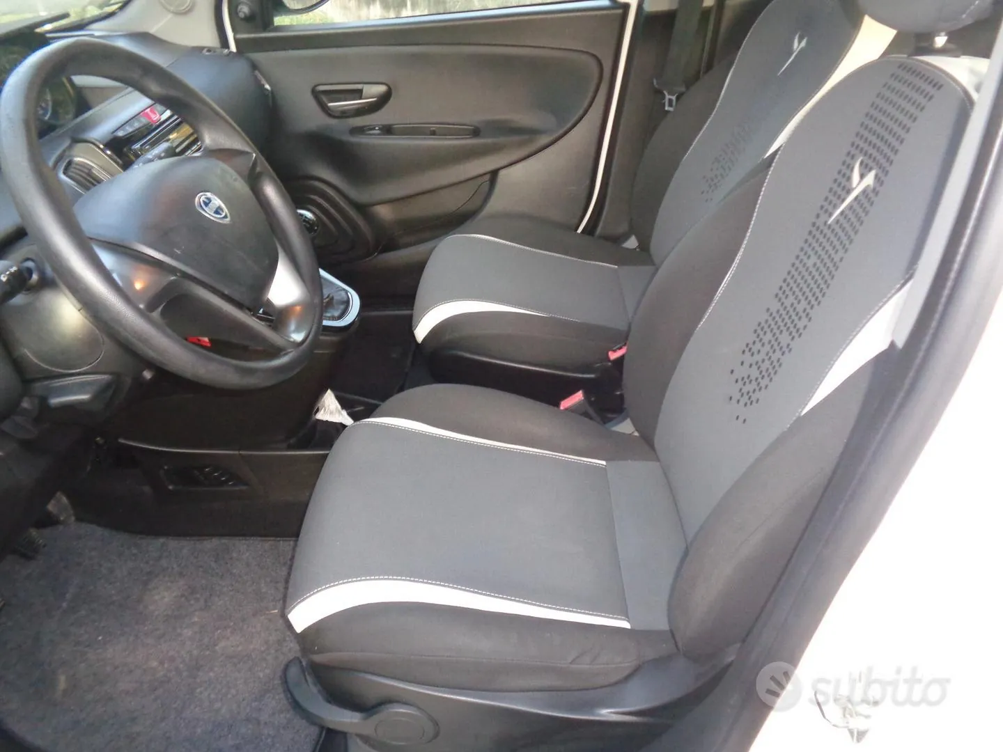 Lancia Ypsilon 2015 photo 5
