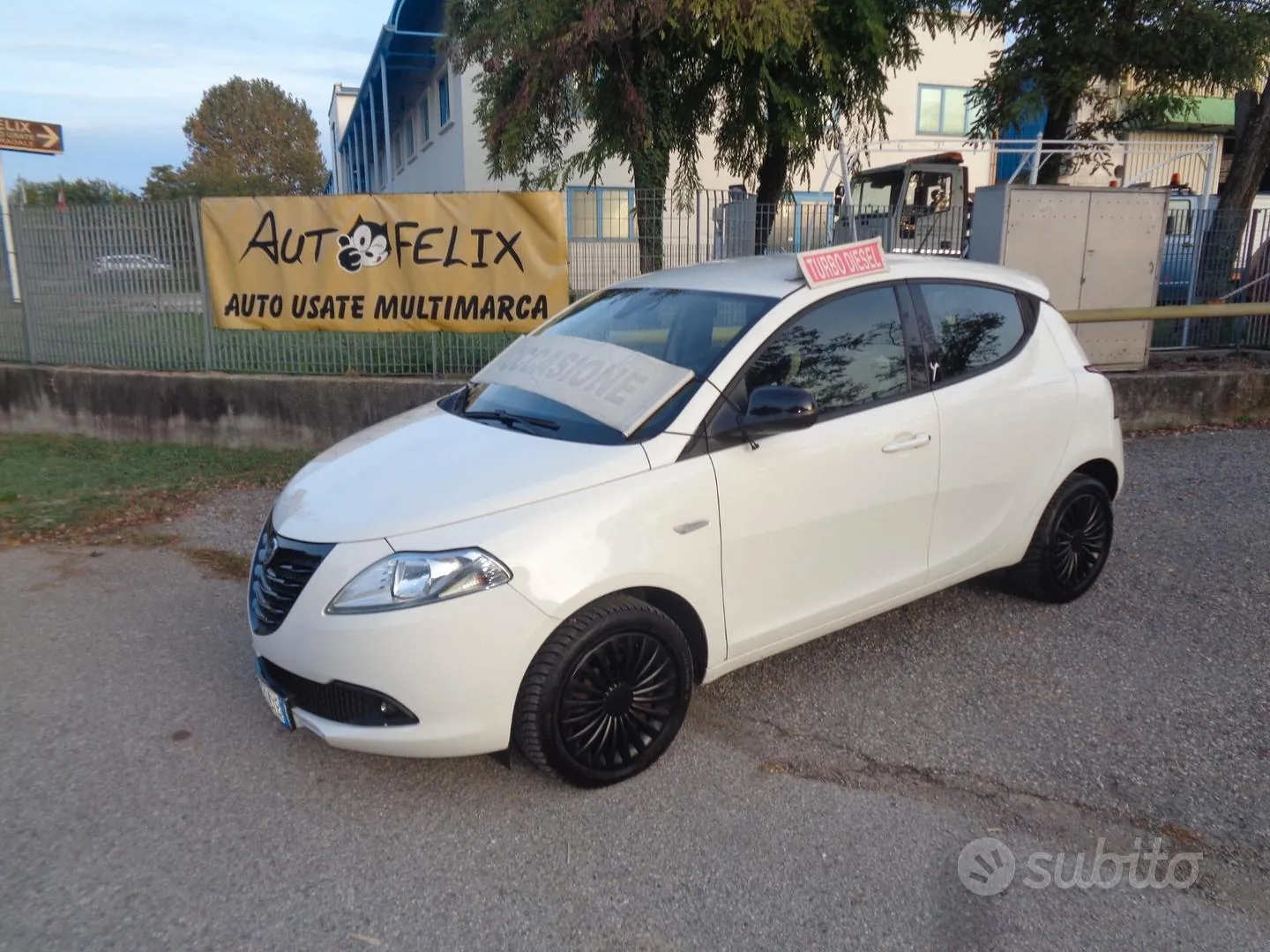 Lancia Ypsilon 2015 photo 4