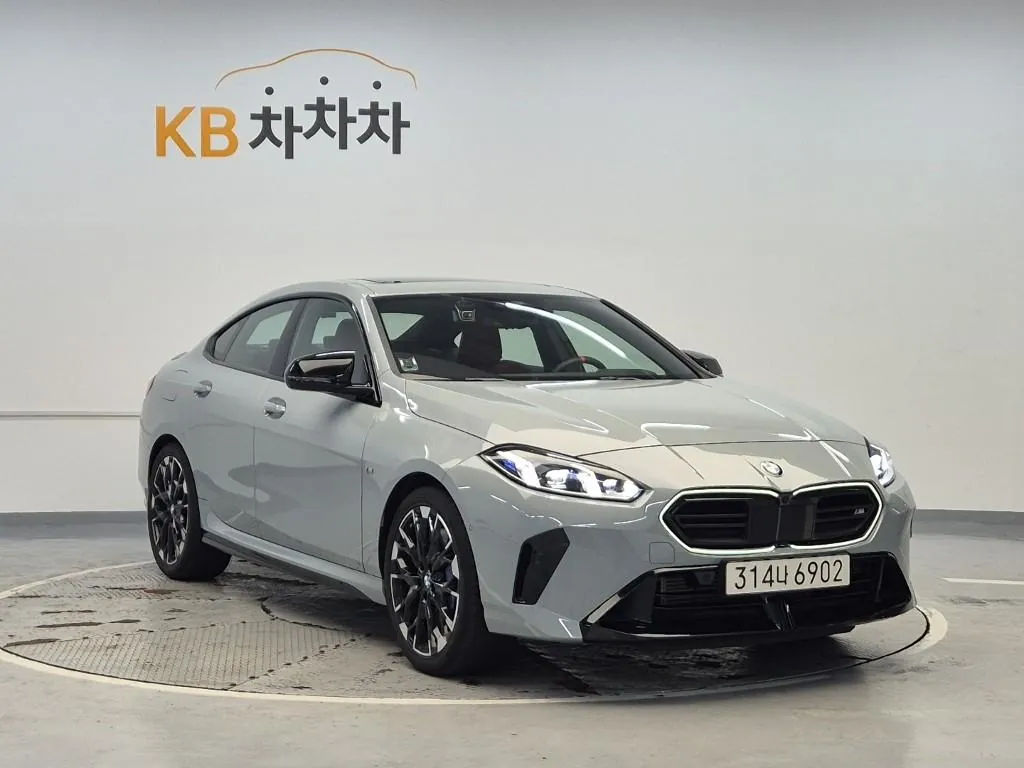 BMW 2 Series 2025 photo 4