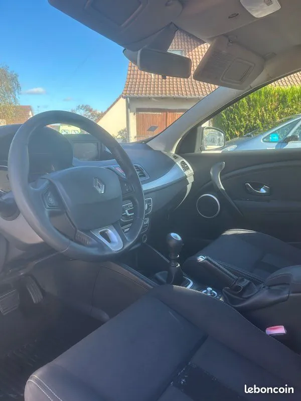Renault Megane 2010 photo 3