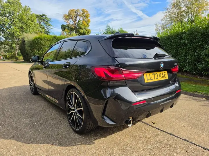BMW 1 Series 2023 photo 3