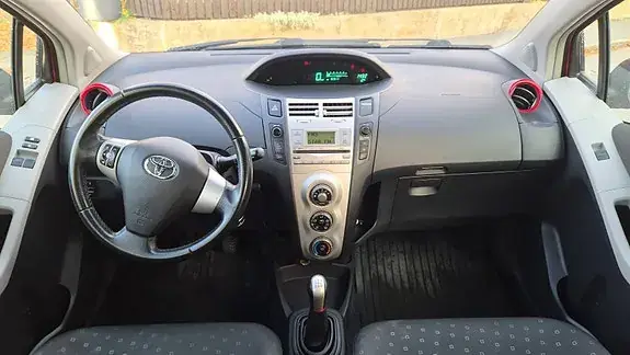 Toyota Yaris 2008 photo 3