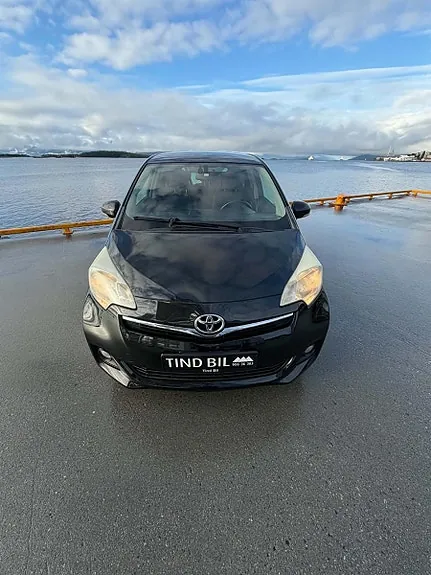 Toyota Verso 2011 photo 2