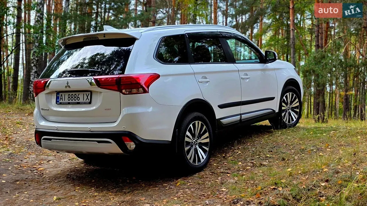 Mitsubishi Outlander 2022 photo 4