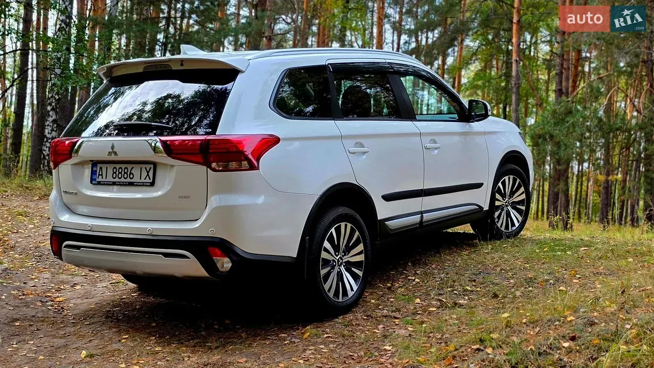 Mitsubishi Outlander 2022 photo 5