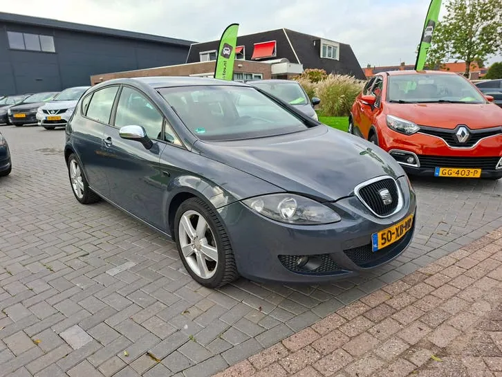 Seat Leon 2007 photo 2