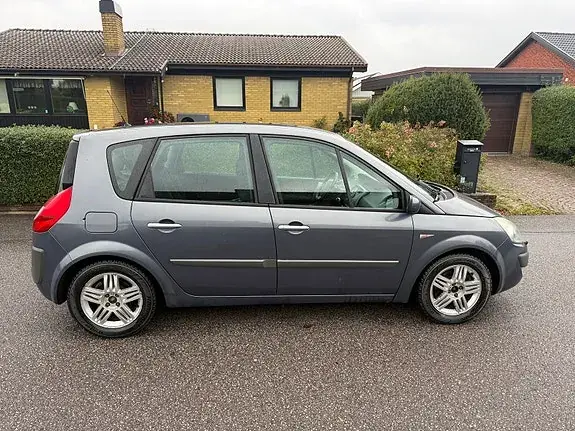 Renault Scenic Ii 2009 photo 2