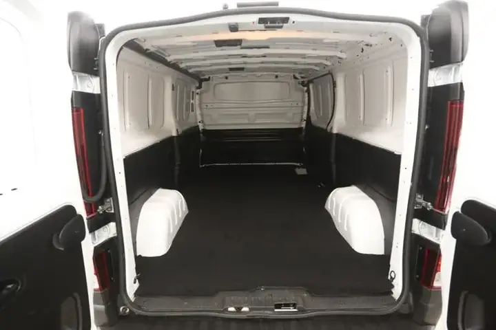 Renault Trafic 2024 photo 3