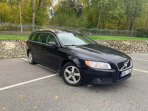 Volvo V70 2013 photo 2