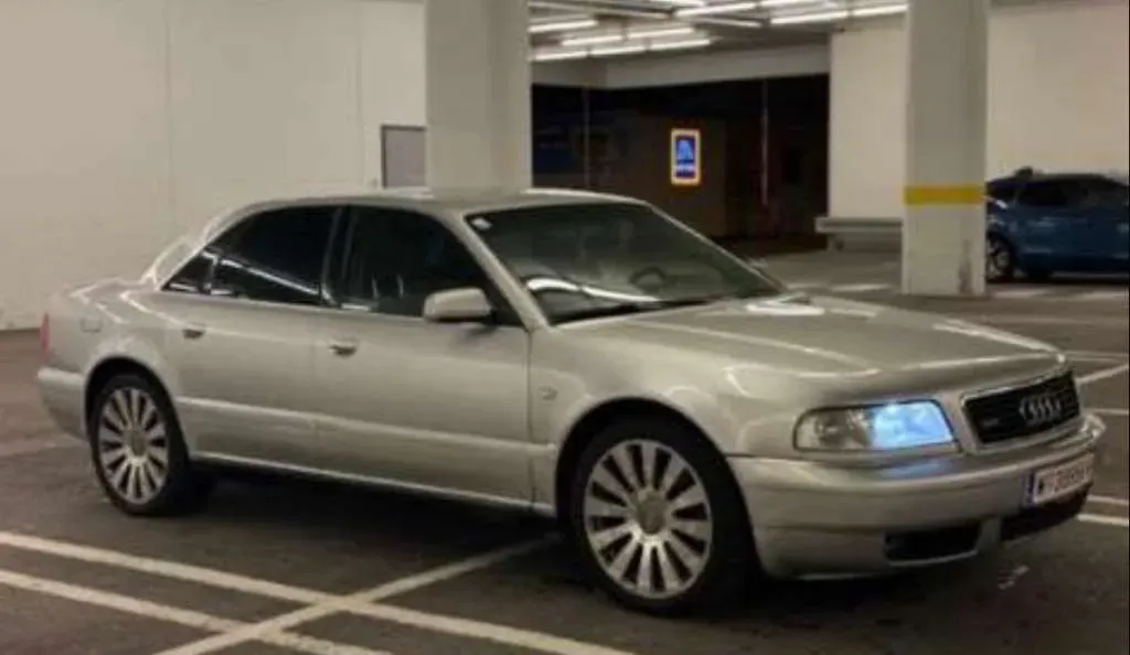 Audi A8 2000 photo 3