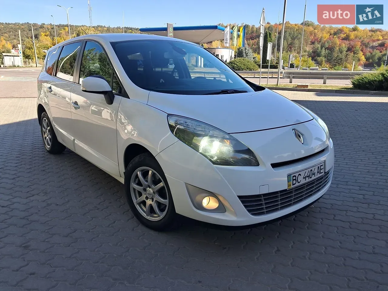 Renault Scenic 2011 photo 2