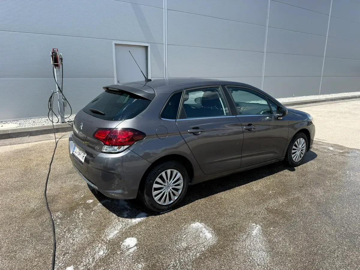 Citroen C4 2016 photo 2
