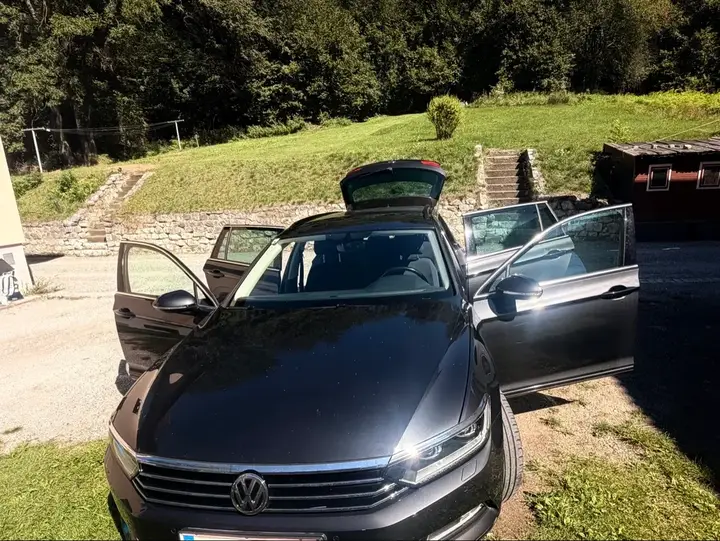Volkswagen Passat 2018 photo 2