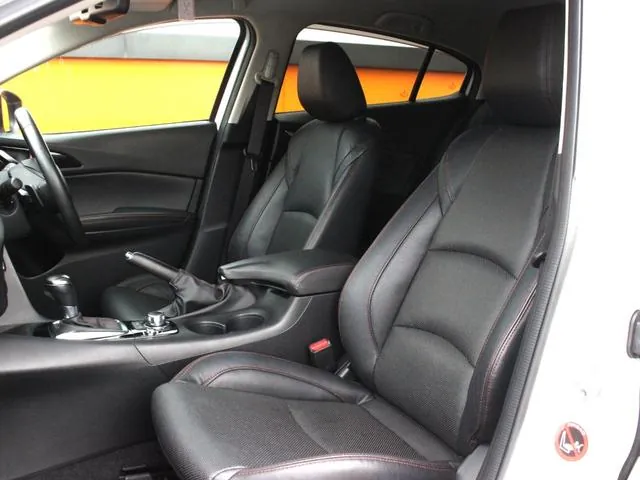 Mazda Axela 2013 photo 4