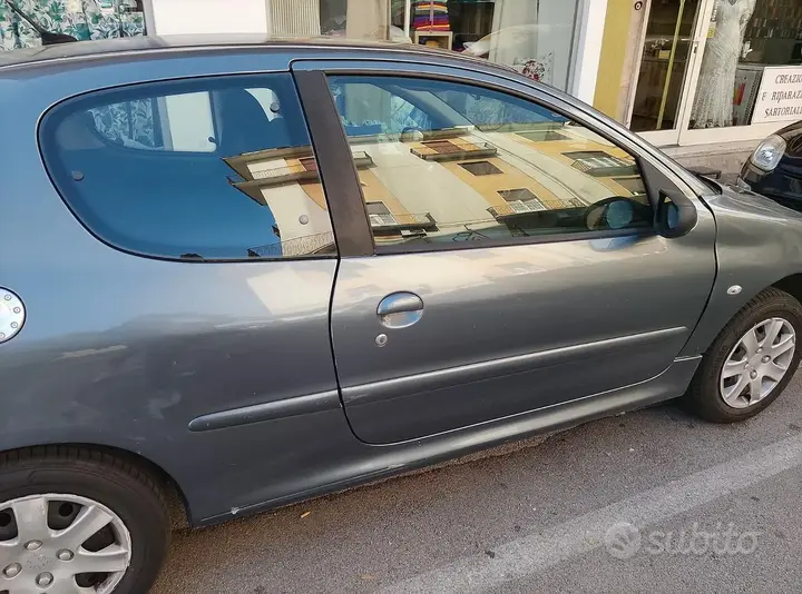 Peugeot 206 2006 photo 3