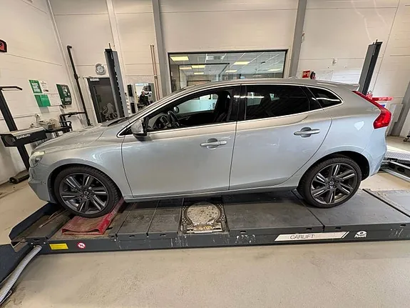 Volvo V40 2013 photo 3