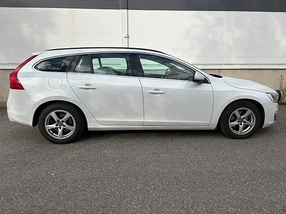 Volvo V60 2015 photo 2