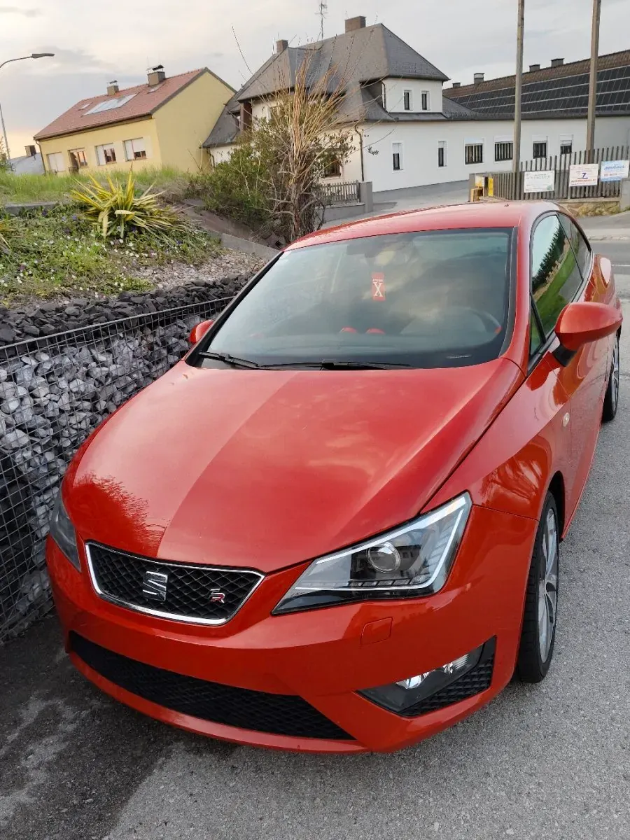 Seat Ibiza 2015 photo 2