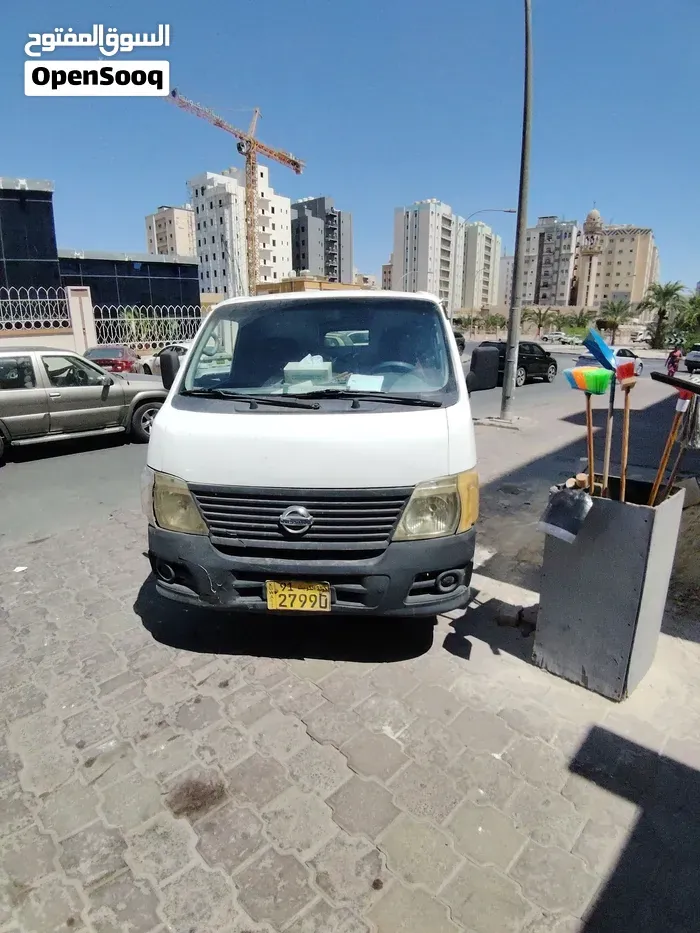 Nissan Urvan 2011 photo 5