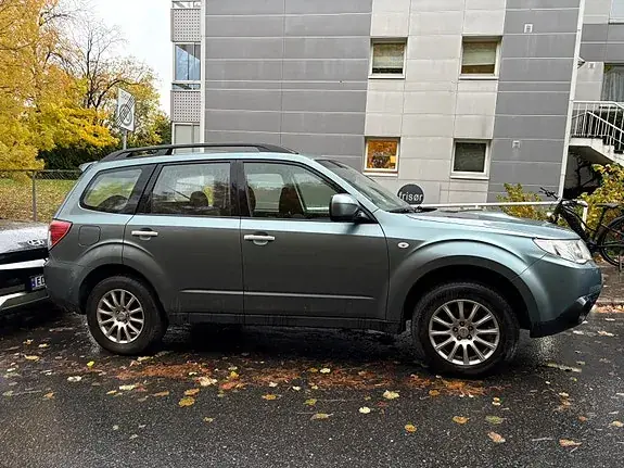 Subaru Forester 2010 photo 4